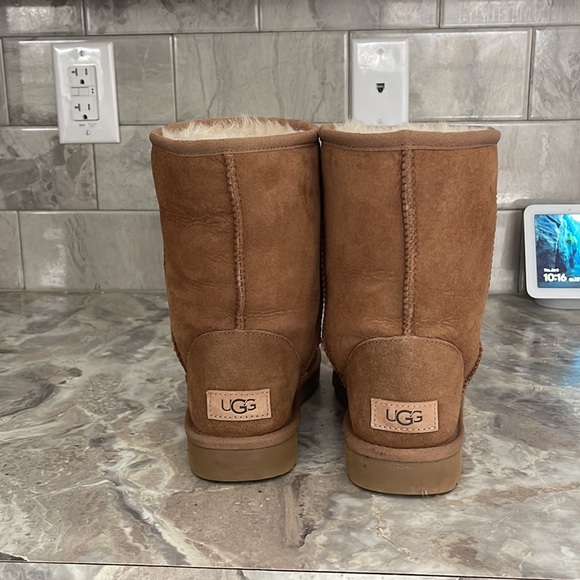 Ugg classic short II boots - Picture 2 of 4